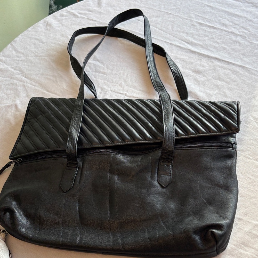 Chic Black Quilted Shoulder Bag